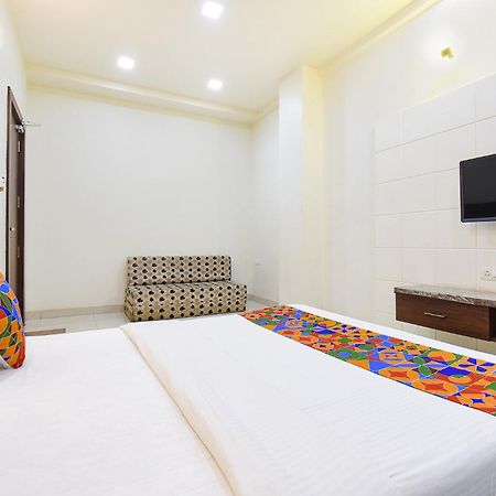 Fabhotel Royal Suits - Nr Mahadji Shinde Chhatri Mundhva Екстериор снимка